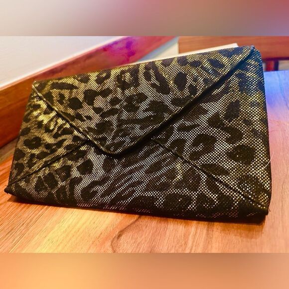 Chic Gold & Black Leopard Print Evening Clutch – Glam Statement Bag - Picture 15 of 15